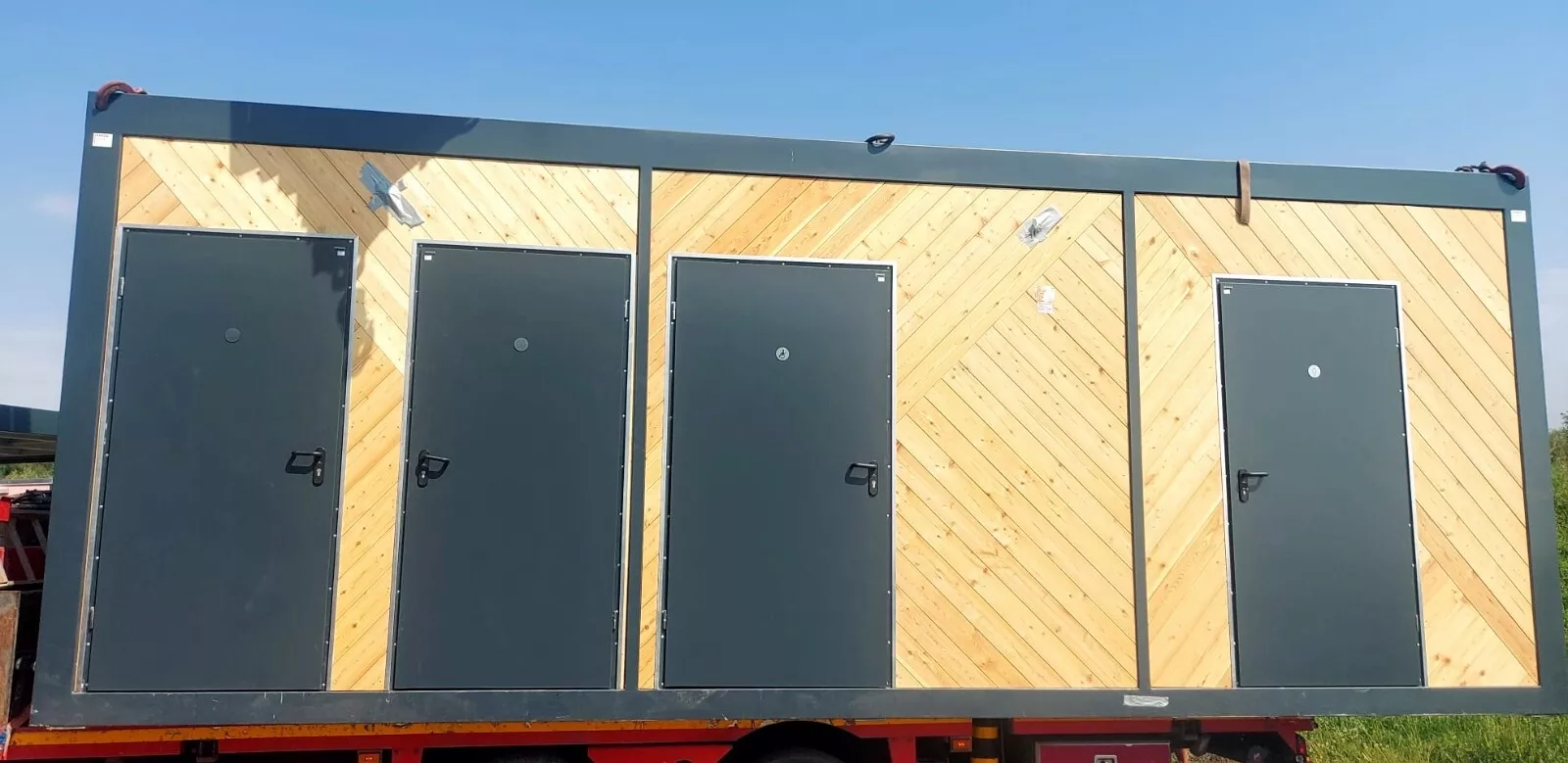 Living Container House - View 4